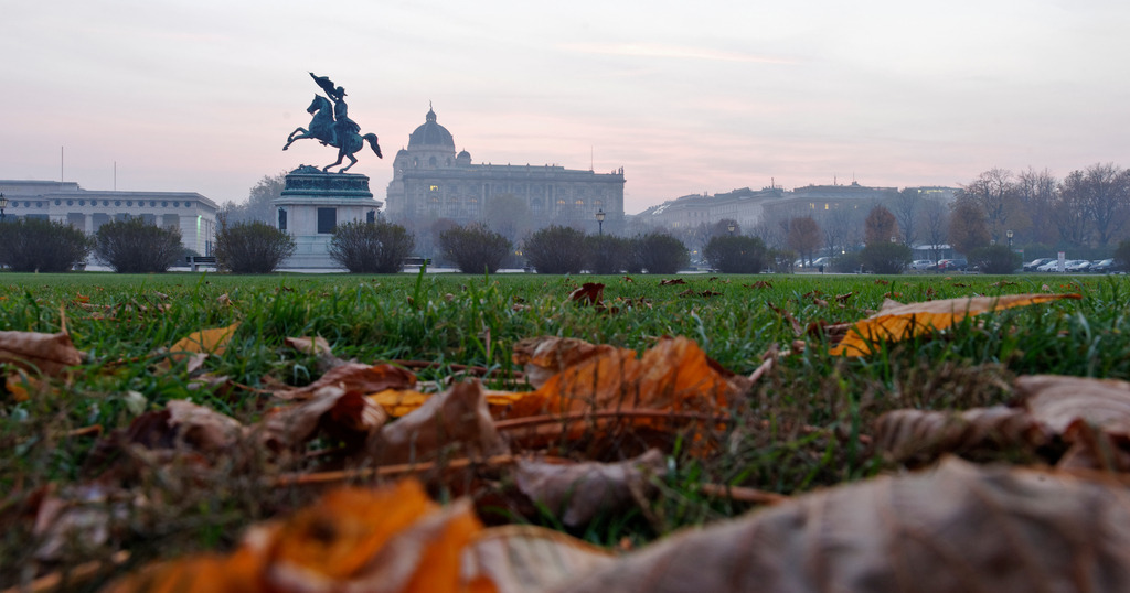 Denkmal Erzherzog Karl | Wien, Austria - November 14, 2011: Denkmal Erzherzog Karl. - Realisiert mit Pictrs.com