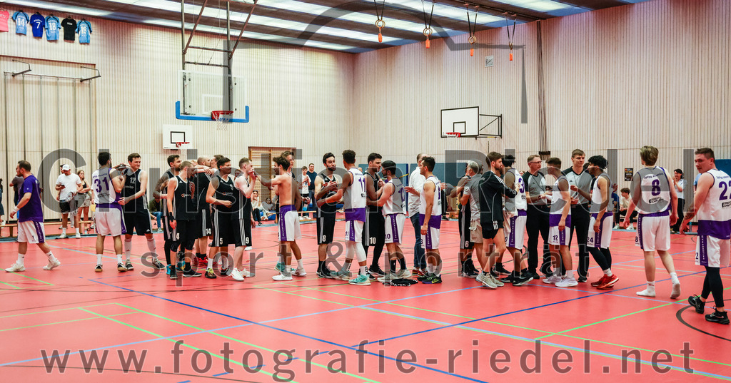 2022-05-15_142_SpVgg_Altenerding_gegen_TSV_Muenchen-Forstenried | Erding, Deutschland, 15.05.2022:
Basketball, Bezirksliga 2021 / 2022, Play-Offs, SpVgg Altenerding gegen TSV München-Forstenried, Endergebnis: 55:57

Foto: Christian Riedel / fotografie-riedel.net