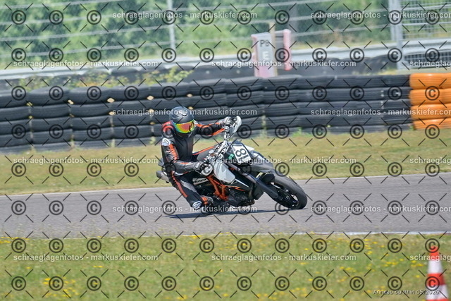 26BT02-2094 | markuskiefer.com - Realisiert mit Pictrs.com