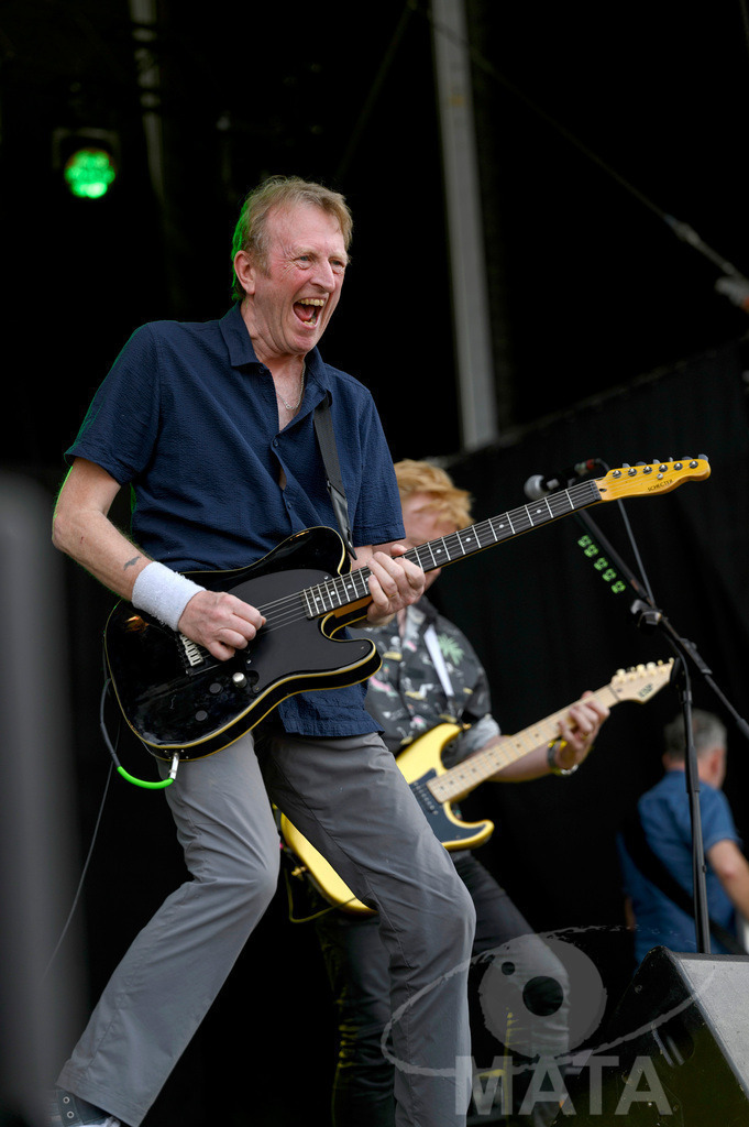 _DWA6712 | Schottisch Gitarrist Bruce Watson von der Band Big Country bei ihrem Auftritt im Rahmen des Festival Lieder am See 2024 in Franken Enderndorf Spalt, 27.07.2024 Bayern Deutschland - Realisiert mit Pictrs.com