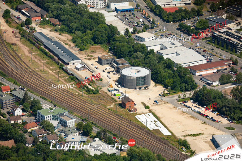 Das Luftbild zeigt : Kulturstätte Globe Coburg - Die Luftaufnahme wurde 2023 vom UL-Flugzeug aus erstellt ( keine Drohne ) - Hochauflösende Luftaufnahme - Für grossformatige Ausdrucke geeignet. Die Geschenkidee !Mit Lizenz und Bildrechte bestellbar