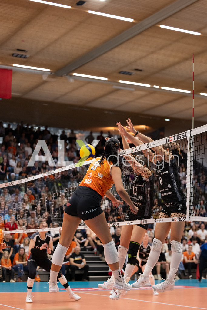Volleyball I Frauen I Saison 2025-2026 I Volleyball NLA | Women I  Playoffs Finals 1/5 I viteos NUC - VC Kanti Schaffhausen I 06.04.2026 | 9 Maia Dvoracek (USA) (Viteos NUC) – Diagonal - Realisiert mit Pictrs.com