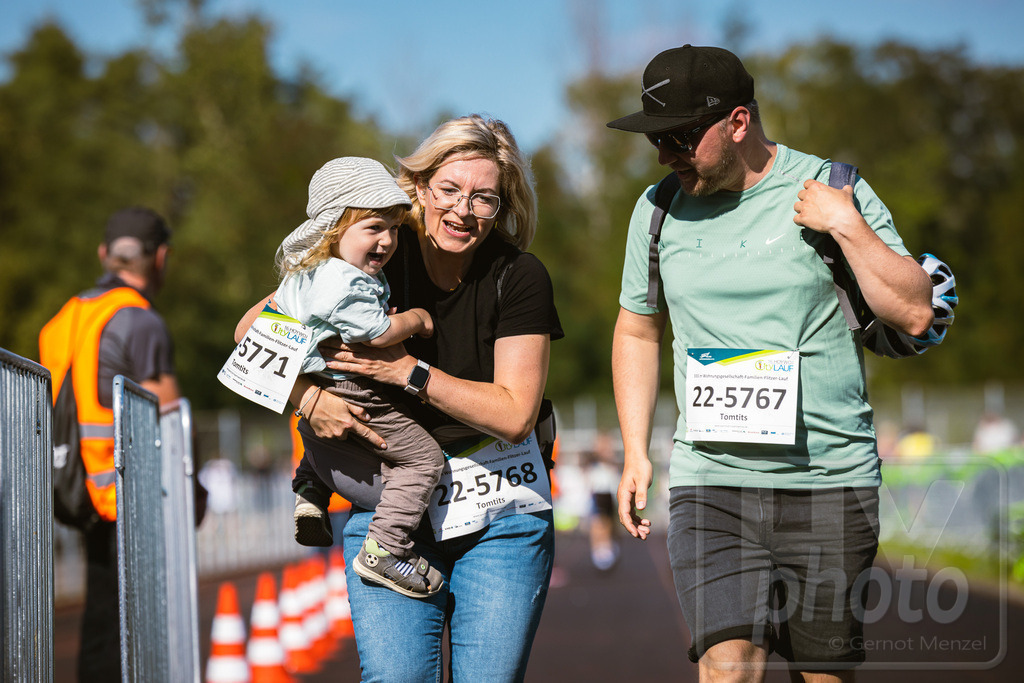16. Hoywoj-CityLauf im Sportforum Hoyerswerda - 16.09.2023 | 555m Wohnungsgesellschaft-Familien-Flitzer-Lauf - Realisiert mit Pictrs.com