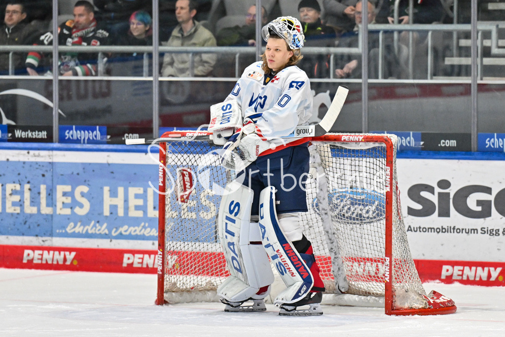 Augsburger Panther - Adler Mannheim | im Bild Arno TIEFENSEE (Adler Mannheim 30) / Freisteller / Einzelfoto / DEL: Augsburger Panther - Adler Mannheim, Curt Frenzel Stadion am 16.02.2025