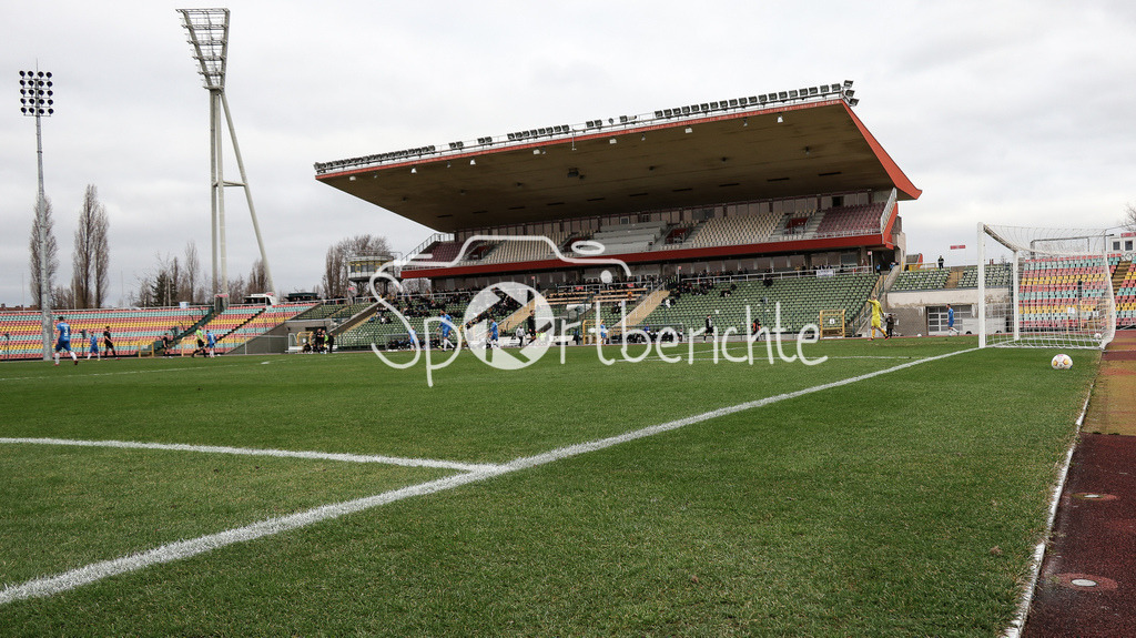 VSG Altglienicke - Viktoria Berlin | Der Friedrich-Ludwig-Jahn-Sportpark in Berlin erstrahlt beim Heimspiel der VSG Altlienicke / Stadionfoto / Stadion Foto / Fussballstadion / Fussball Stadion / Symbolbild /