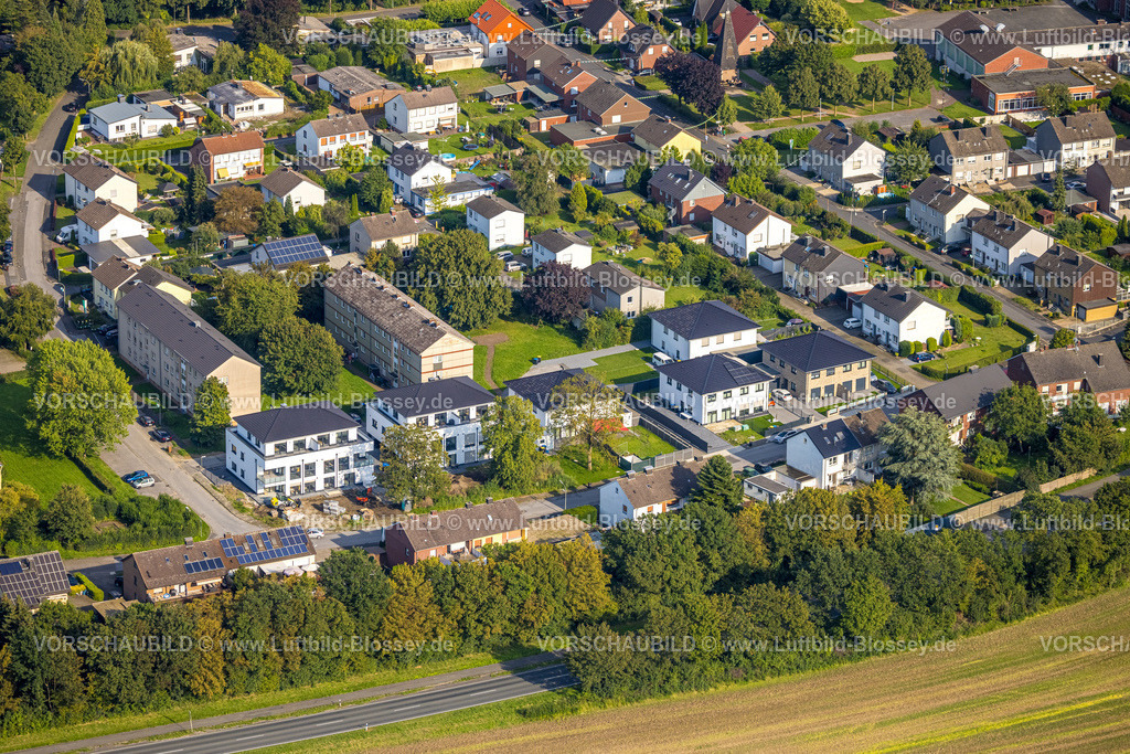 Beckum230805524 | Luftbild, Neue Wohnhäuser Siedlung Tilsiter Straße, an der Nordbergstraße, Roland, Beckum, Münsterland, Nordrhein-Westfalen, Deutschland