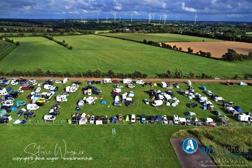 Bachblyten® Festival 2023 | Entdecken Sie atemberaubende Luftbilder und Fotografien auf airwatch.de - Tauchen Sie ein in eine Welt voller faszinierender Aufnahmen aus der Vogelperspektive.