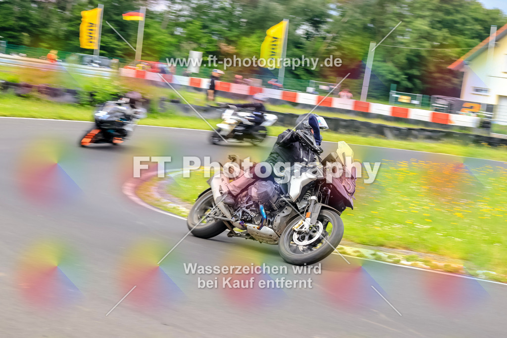 VBK-7213 | Hier findet Ihr Bilder von Touristenfahrten auf der Nürburgring Nordschleife oder von anderen Veranstaltungen die ich besucht habe. Viel Spass beim Durch Schauen 