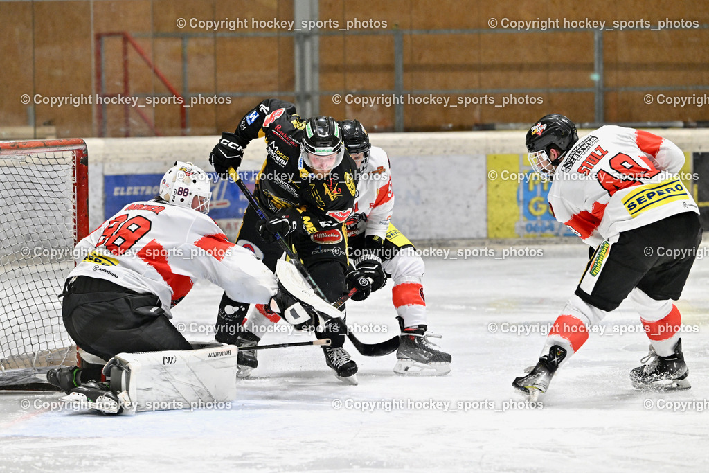 EC MET PHOTOVOLTAIK HORNETS SPITTAL vs. EV ZELTWEG MURTAL LIONS | #88 Mocher Paul EV ZELTWEG MURTAL LIONS, #48 Stolz Stefan EV ZELTWEG MURTAL LIONS, #12 Glavic Gasper EC Hornets Spittal, EC MET PHOTOVOLTAIK HORNETS SPITTAL vs. EV ZELTWEG MURTAL LIONS, EC MET PHOTOVOLTAIK HORNETS SPITTAL vs. EV ZELTWEG MURTAL LIONS am 08.02.2026 in Spittal an der Drau (Eissportzentrum Spittal), Austria, (Photo by Bernd Stefan)