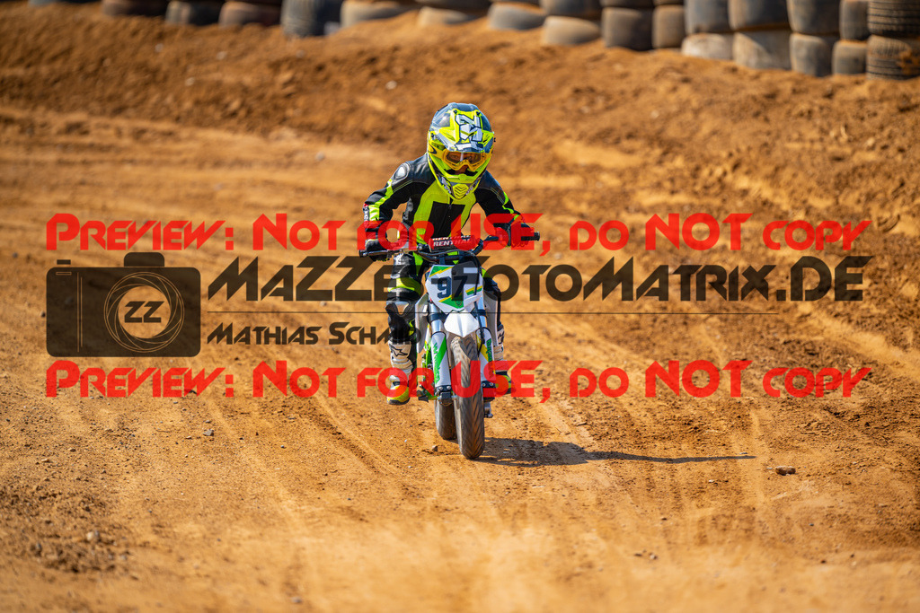 MaZZes-Fotomatrix-20260815-605223 | ROOKIES