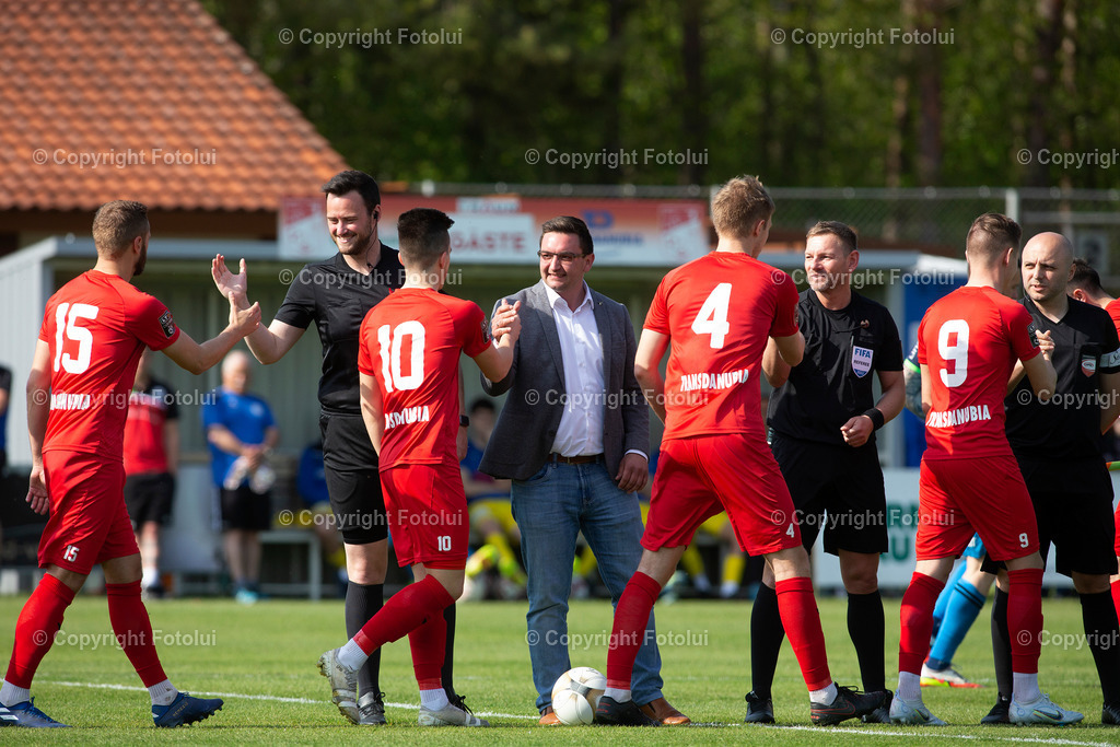 A_LUI_30042022_37 | SPORT,FUSSBALL,LT1 OOE LIGA ASKOE OEDT-DONAU LINZ 30.04..2022 IM BILD:  IN DER MITTE BGM.KARL-HEINZ KOLL (TRAUN)FOTO:FOTOLUI
