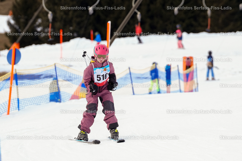 SRF_02.01.2026_0870 | Skirennfotos,Serfaus,Fiss,Ladis,Kinderskirennen,Winter,Tirol,Oberland,skirace,SFL,feelfree,weil wir's genießen,ski,Ski,skifahren,Sonnenplateau, - Realisiert mit Pictrs.com