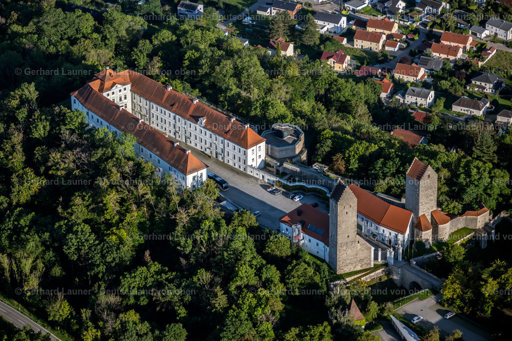 4050983 | BEILNGRIES 03.09.2021 Burganlage des Schloß im Ortsteil Hirschberg in Beilngries im Bundesland Bayern, Deutschland. // Castle of in the district Hirschberg in Beilngries in the state Bavaria, Germany. Foto: Gerhard Launer