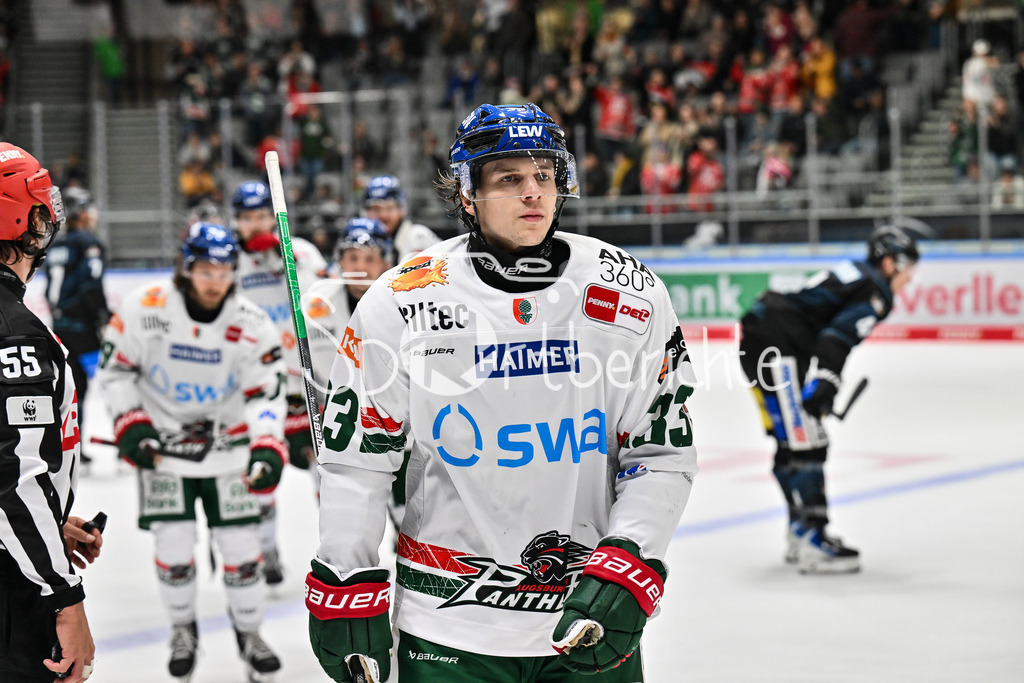 Augsburger Panther - Steinback Black Wings Linz | Jubel der Panther nach dem Treffer zum 4-1 durch Tim WOHLGEMUTH (Augsburger Panther 33) / Tor / Torschuetze / Freude / Happy / Testspiel: Augsburger Panther - Steinback Black Wings Linz; Curt Frenzel Stadion am 05.09.2025