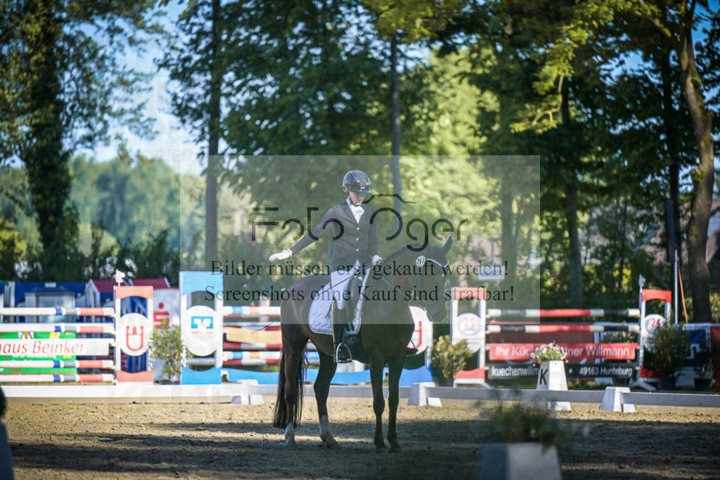 DOS_5051 | Entdecke hochwertige Reitturnierfotos von Foto Oger. Professionell, emotional und authentisch – jetzt Lieblingsmomente im Shop bestellen.Deutschlandweite Turnierfotografie. - Realisiert mit Pictrs.com