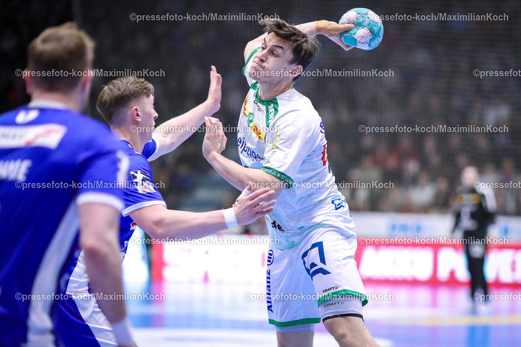 Gum1HBL19022401018 | 19.02.2024, Gummersbach, Handball, Liqui Moly Bundesliga, Schwalbe-Arena, VfL Gummersbach - SC DHfK Leipzig: Matej Klima (SC DHFK Leipzig) behauptet sich gegen die Gummersbacher Abwehr