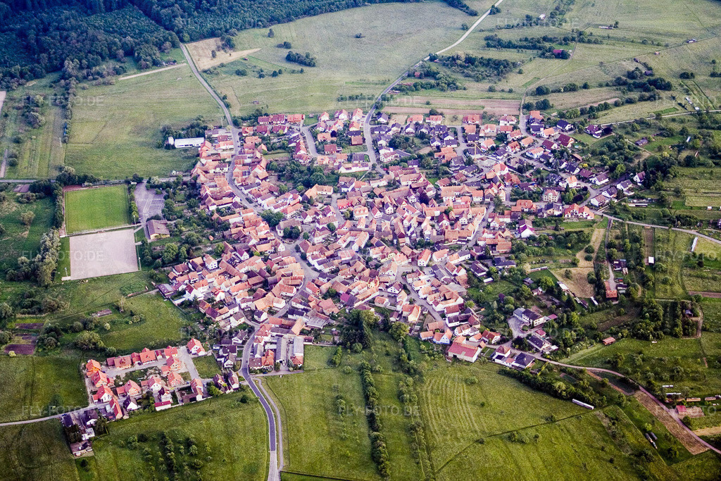 Ortsansicht von Norden | Luftbild: Ortsansicht von Norden im Ortsteil Büchelberg in Wörth im Bundesland Rheinland-Pfalz in Deutschland. Foto: IMG_2359.jpg vom 04.06.2006 durch Werner Riehm/FLY-FOTO.de - Realisiert mit Pictrs.com