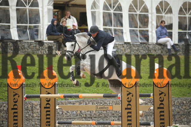 Villingendorf_2022_Prfg.Nr.08_zwei Phasen_Springprfg.Kl.M_Youngster_Frieder Dietterle_Collin 154 (8) | Alle Fotos der Reiterjournal Fotografin Doris Matthaes im Reiterjournal Online-Fotoshop. - Realisiert mit Pictrs.com
