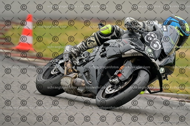 25bt05-0303 | markuskiefer.com - Realisiert mit Pictrs.com
