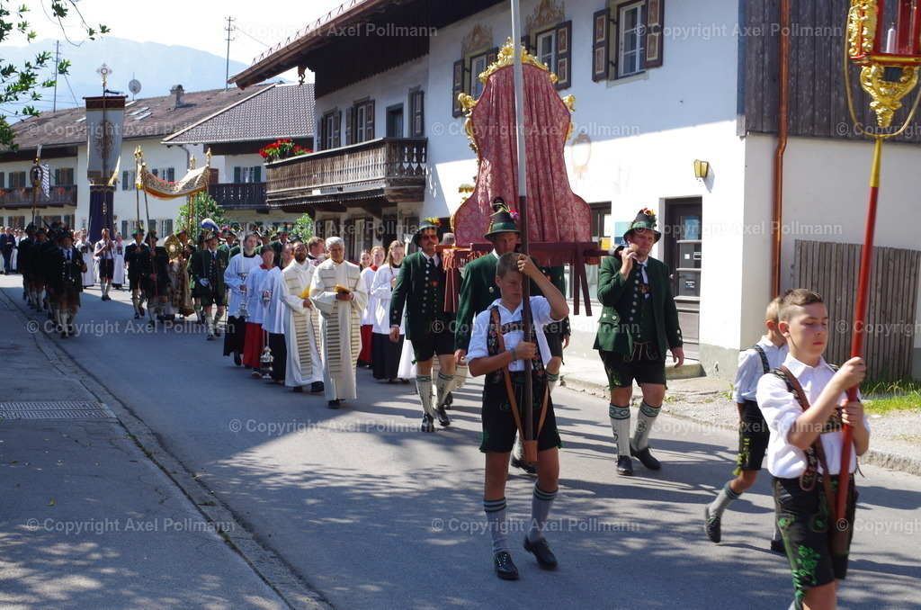 IMGP3780 | fotografiert von Axel PollmannLeonhardi Wallfahrt Benediktbeuern und Murnau, Fronleichnam, Fasching, Landschaft im Loisachtal und Benediktbeuern  - Realisiert mit Pictrs.com