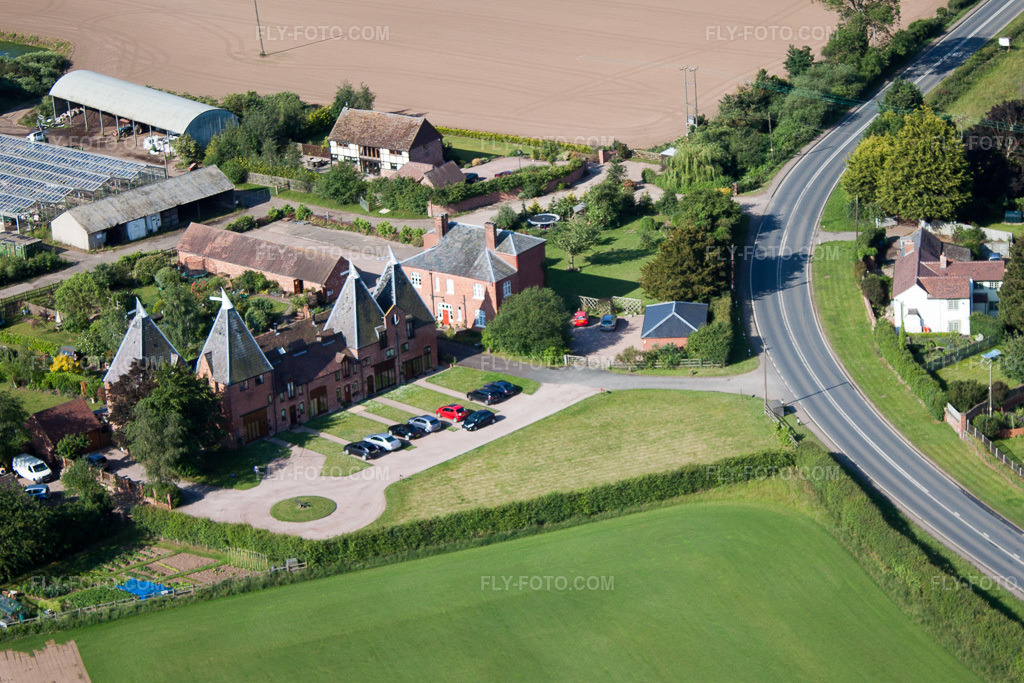 Aerial view: Edwards Hyundai Baynhall Garage 19 Main Road Kempsey Worcester, Worcestershire in Draycott in the state England, Great Britain. – Photo: IMG_40657(39600).jpg taken on 06/11/2011 by Werner Riehm/FLY-FOTO.com – Resolution of the original: 4132 x 2755 px