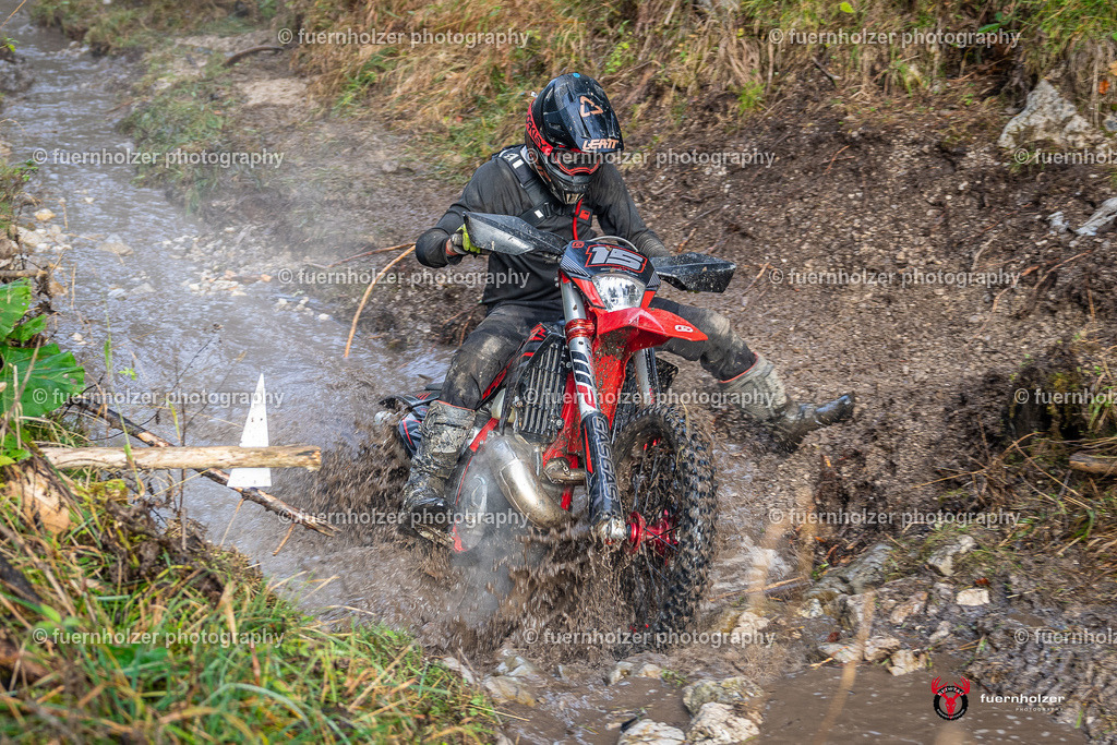 fuernholzer_241026-C1-77 | Fotografische Impressionen von der Red Stag Enduro Extreme by fuernholzer-photography.com. Endurosport in Österreich fotografisch festgehalten von fuernholzer. Auftragsfotografie für Private, Gewerbefotos und Industriefotografie. Eventfotografie, Sportfotografie und Motorsportfotografie. Anbieter von Fotoworkshops, Fototraining, fotografischen Vorträgen und Fotoseminaren.