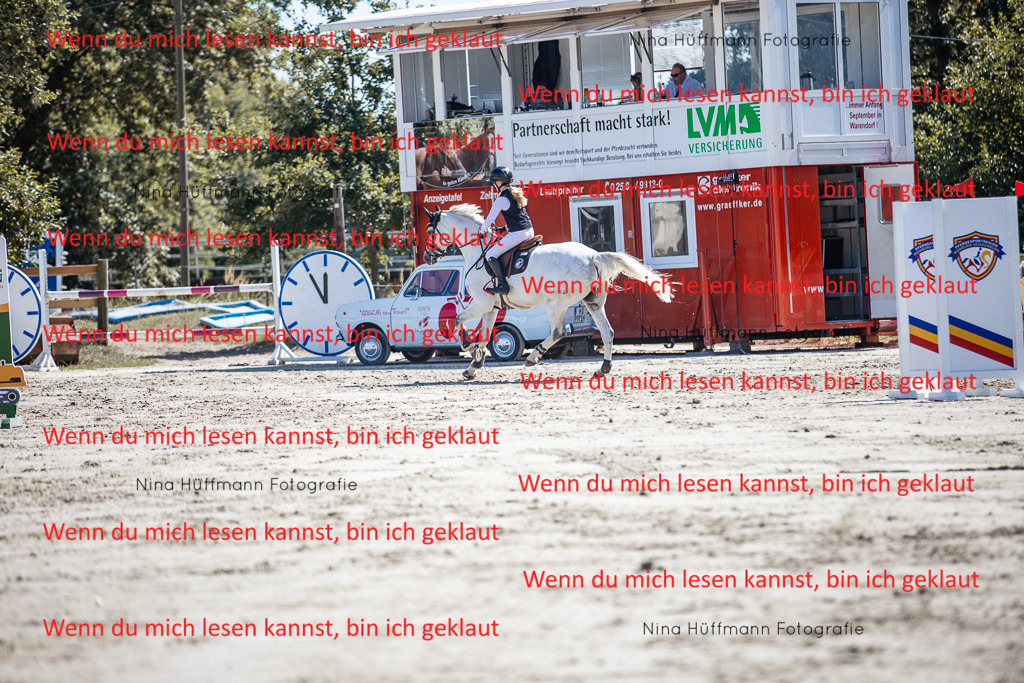 BK1A6743 | Turnierbilder Turnierfotos Nina Hüffmann Turnierfotografie Pferdefotografie Tierzeichnung Haustierzeichnung Pferdezeichnung Hundezeichnung Videograf  - Realisiert mit Pictrs.com