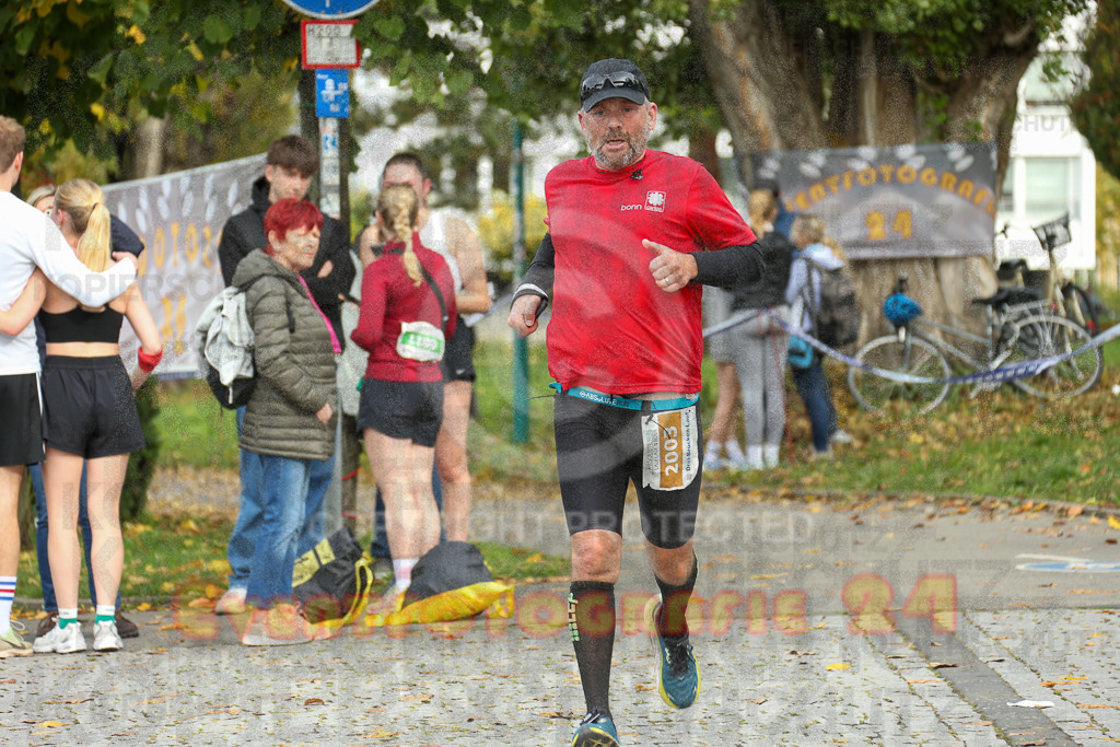 241020_1135_EX1_2756 | Sportfotografie im Rhein-Sieg Kreis, Köln, Bonn, NRW, Rheinland Pfalz, Hessen, etc. Unser Tätigkeitsfeld umfasst den Laufsport vom Volkslauf über den Marathon, Duathlon, Triathon bis zum Ultralauf wie Kölnpfad Ultra oder Schindertrail.