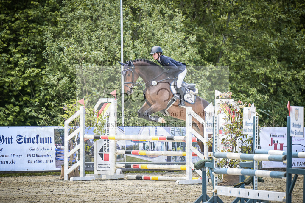 DOS_3965 | Entdecke hochwertige Reitturnierfotos von Foto Oger. Professionell, emotional und authentisch – jetzt Lieblingsmomente im Shop bestellen.Deutschlandweite Turnierfotografie. - Realisiert mit Pictrs.com