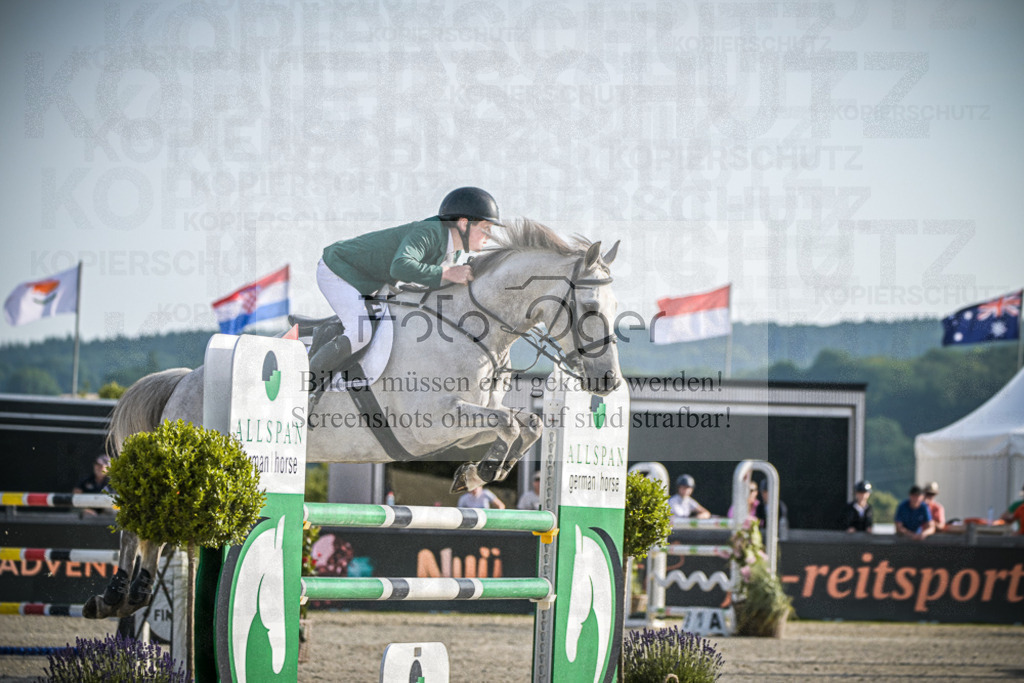 DOS_8111 | Entdecke hochwertige Reitturnierfotos von Foto Oger. Professionell, emotional und authentisch – jetzt Lieblingsmomente im Shop bestellen.Deutschlandweite Turnierfotografie. - Realisiert mit Pictrs.com