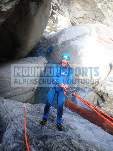 P1010049 | Bestelle die Bilder deines Berg- oder Wasser-Abenteuers mit Mountain Sports bequem von zu Hause aus direkt über unseren Online Fotoshop von pictrs.com. - Realisiert mit Pictrs.com