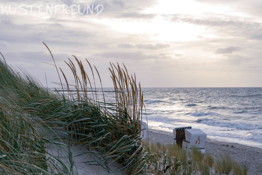 Sanfte Dünen im Abendlicht - Ostsee Bilder | Entdecke deine Lieblingslandschaft von der Küste – auf Ostsee Leinwand, Nordsee Leinwand, Alu Dibond oder Acrylglas, passend für jeden Geschmack und Raum.