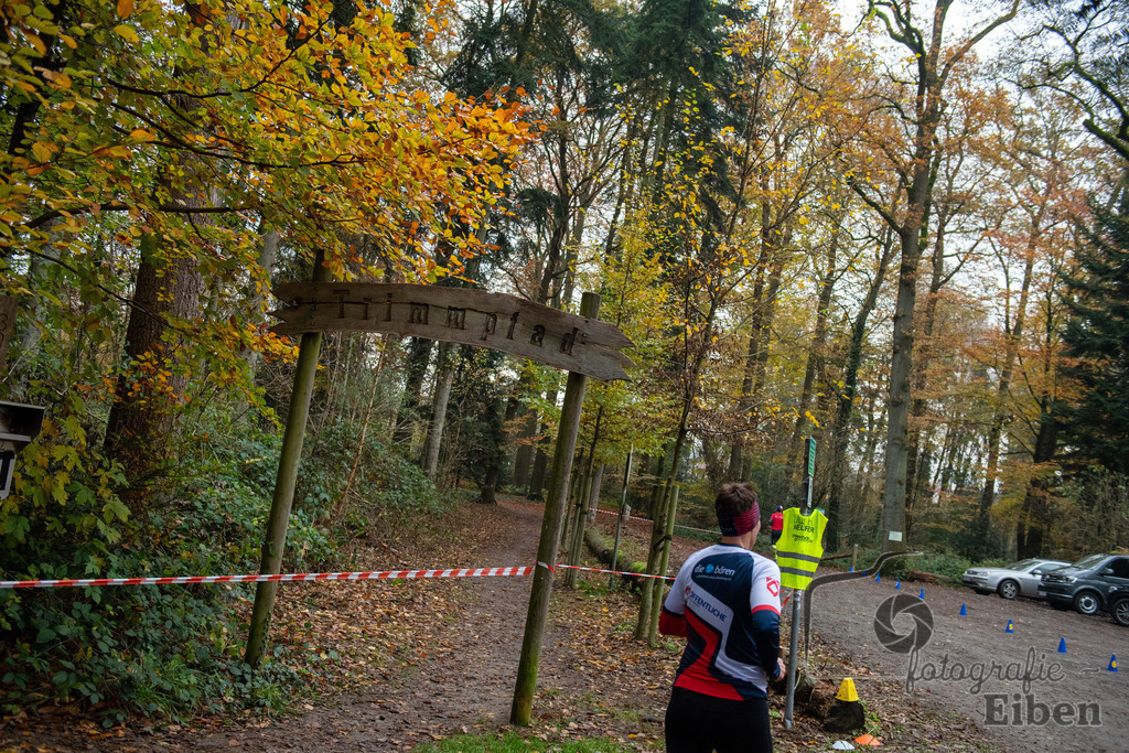 9000m Lauf Cross-Bezirks und Kreismeisterschaften | 9000m Lauf Cross-Bezirks und Kreismeisterschaften am 18.11.2023 in Wildenloh (), Deutschland, Photo: Philip Eiben 2023 - Realisiert mit Pictrs.com