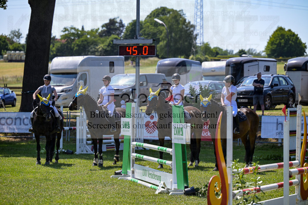 Reitturnier Voxtrup | Entdecke hochwertige Reitturnierfotos von Foto Oger. Professionell, emotional und authentisch – jetzt Lieblingsmomente im Shop bestellen.Deutschlandweite Turnierfotografie. - Realisiert mit Pictrs.com