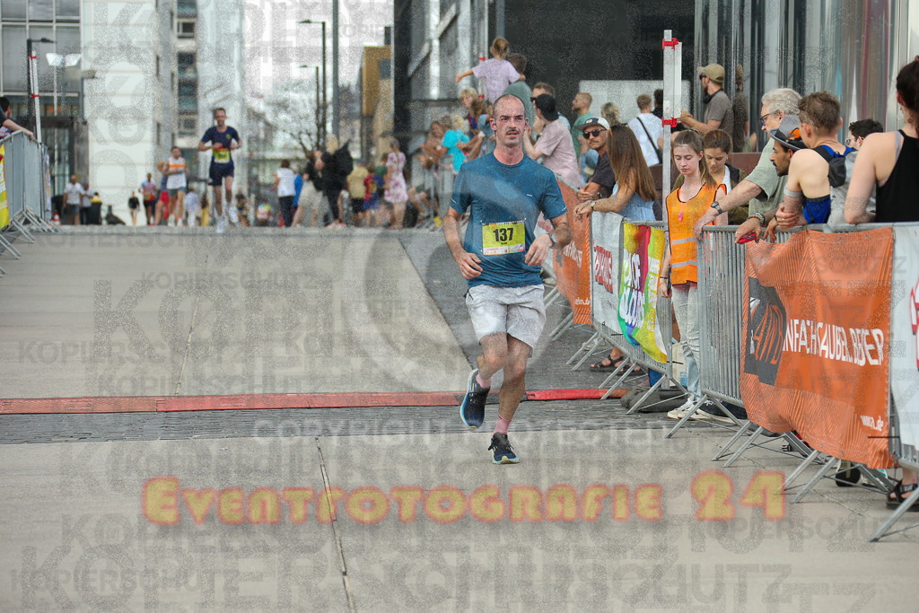 250920_1518_EX1_8827 | Sportfotografie im Rhein-Sieg Kreis, Köln, Bonn, NRW, Rheinland Pfalz, Hessen, etc. Unser Tätigkeitsfeld umfasst den Laufsport vom Volkslauf über den Marathon, Duathlon, Triathon bis zum Ultralauf wie Kölnpfad Ultra oder Schindertrail.