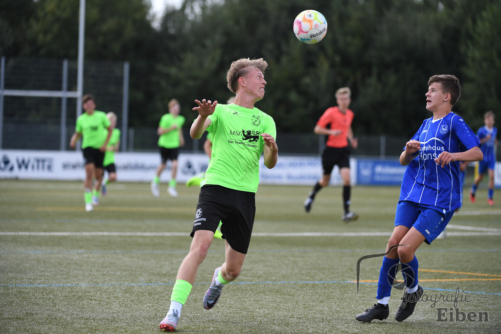 FC Rastede-JFV Edewecht | C-Jugend Landesliga; FC Rastede (blau)-JFV Edewecht (grün) am 16.08.2025 in Rastede (Sportanlage Köttersweg), Photo: Philip Eiben 2025 - Realisiert mit Pictrs.com