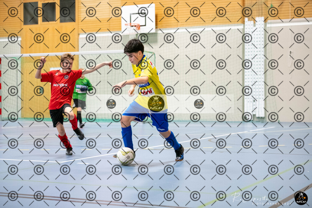 20241130_FCR-Hallenturnier-D-4_006 | Sport und Naturfotografie von Roberto Esposito zeigt echte Momente Bewegung und die Schönheit der Natur. Ausdrucksstarke Bilder schaffen Emotionen.