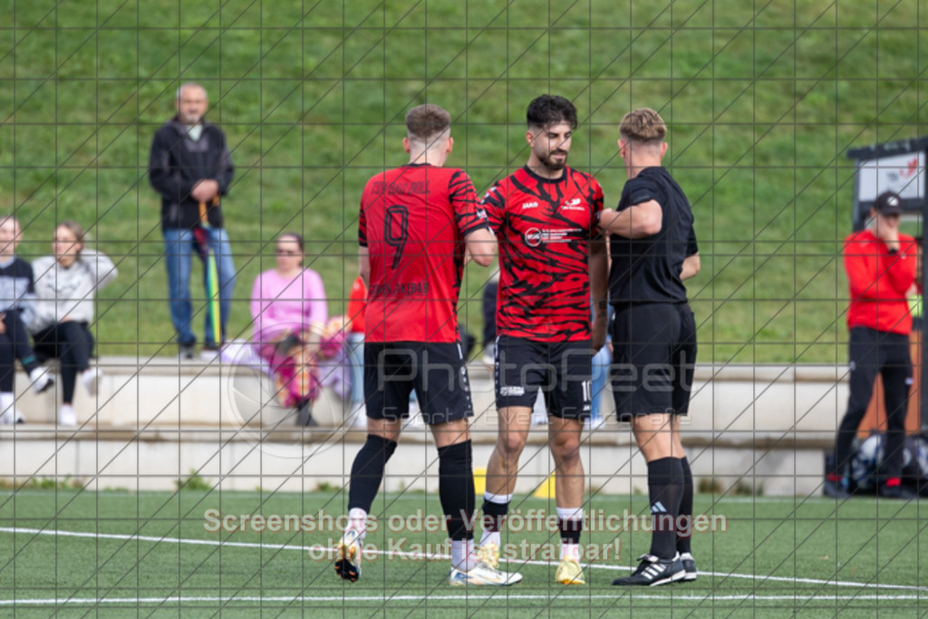 20250726_175518_0074 | #,TSV Bad Boll (rot/schwarz) vs. TSVGG Plattenhardt (blau/rot), Fussball, DB-Regio-WFW-Pokal - wfv, 1.Runde, Saison 2025/2026, Kunstrasenplatz, Erlengarten 37, 73087 Bad Boll, 26.07.2025 - 17:30 Uhr,Foto: PhotoPeet-Sportfotografie/Peter Harich