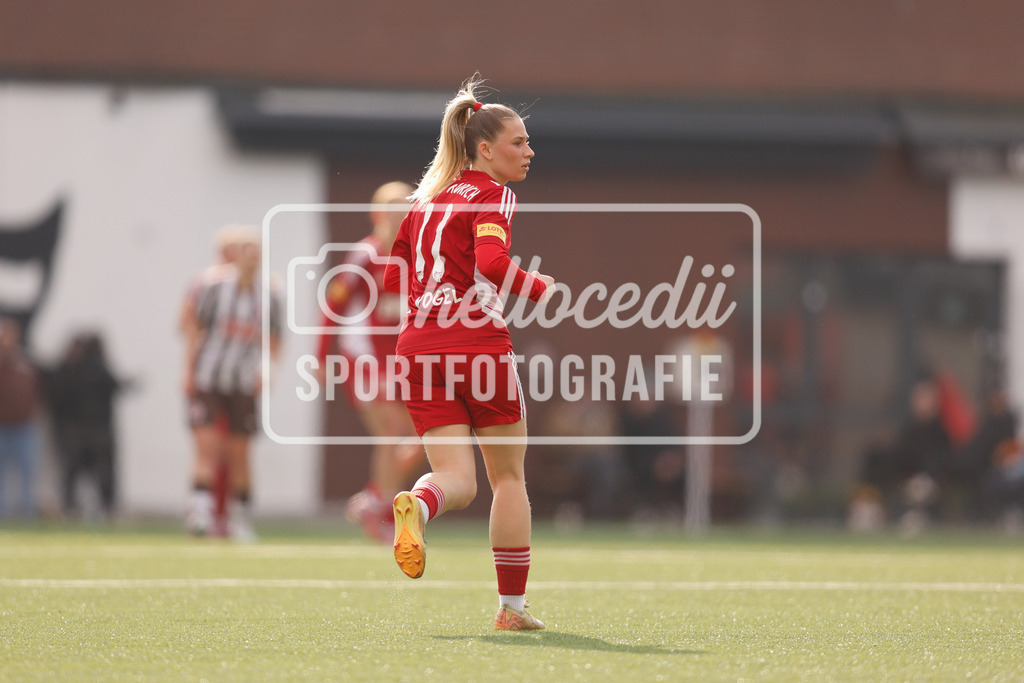 Fußball I Frauen I Saison 2025-2026 I Regionalliga Nord I 15. Spieltag I St. Pauli - SpVg Aurich-96 | Alina Vogel (11, SpVg Aurich) - Realisiert mit Pictrs.com