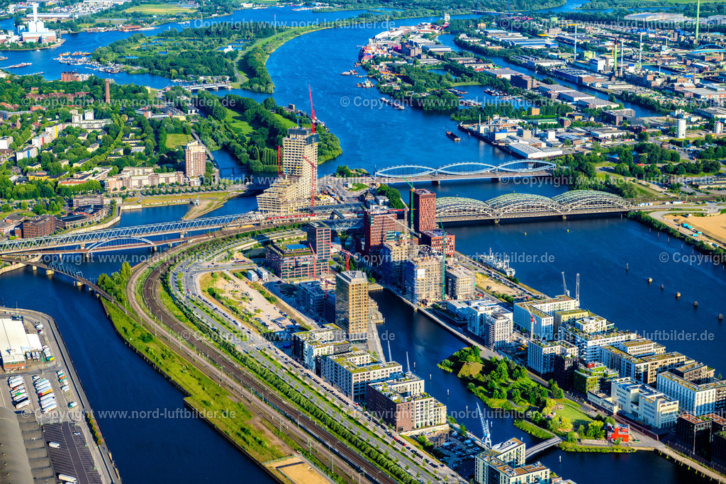 Hamburg_Baakenhafen_Elbtower_Elbbrücken_Hafencity_ELS_8301160625 | HAMBURG 16.06.2025 Baustellen für Wohn- und Geschäftshäuser im Baakenhafen entlang der der Baakenallee in der HafenCity in Hamburg, Deutschland. Weiterführende Informationen bei: AUG. PRIEN Bauunternehmung (GmbH & Co. KG),  BVE Bauverein der Elbgemeinden eG,  Baugenossenschaft Hamburger Wohnen eG,  Johann Daniel Lawaetz-Stiftung,  Richard Ditting GmbH & Co. KG,  bof architekten,  florian krieger - architektur und städtebau gmbh. // Construction sites for residential and commercial buildings in the Baakenhafen along the Baakenallee in HafenCity in Hamburg, Germany. Further information at: AUG. PRIEN Bauunternehmung (GmbH & Co. KG),  BVE Bauverein der Elbgemeinden eG,  Baugenossenschaft Hamburger Wohnen eG,  Johann Daniel Lawaetz-Stiftung,  Richard Ditting GmbH & Co. KG,  bof architekten,  florian krieger - architektur und staedtebau gmbh. Foto: Martin Elsen