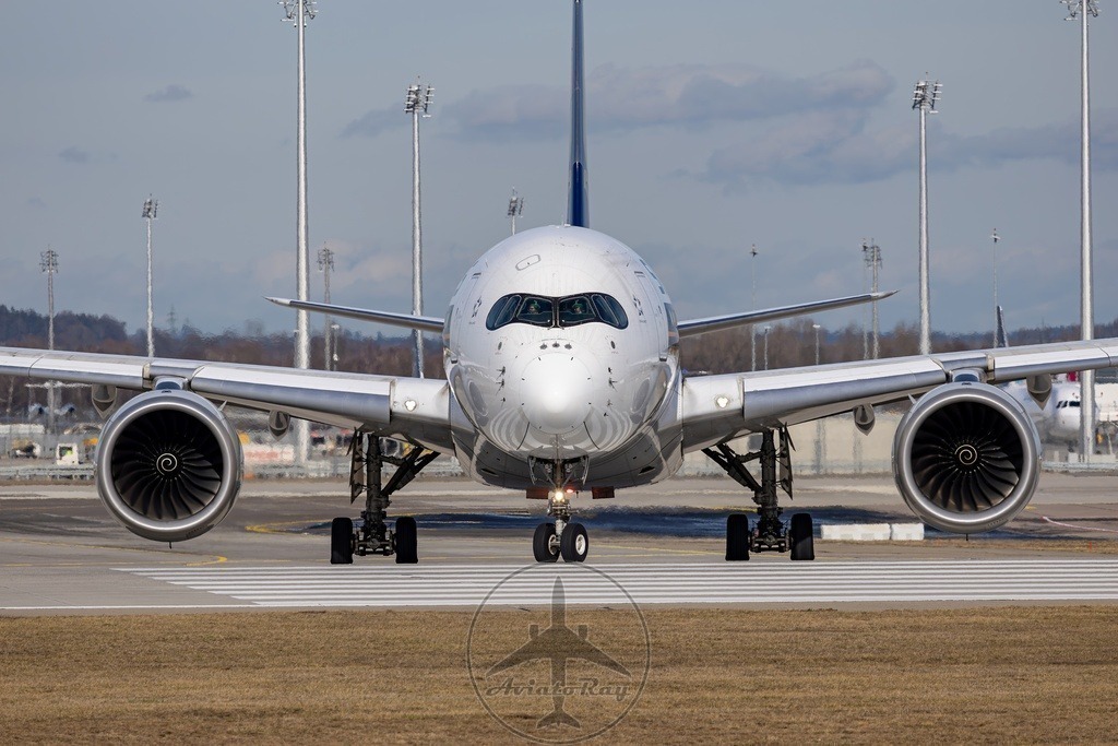 SQ327-A359-9V-SMC-MUC-SIN-20240215-TPAI-sharpen-enhance-2x | Browse breathtaking aviation photography and order high-quality prints from AviatoRay's gallery. Perfect for enthusiasts and collectors. - Realisiert mit Pictrs.com