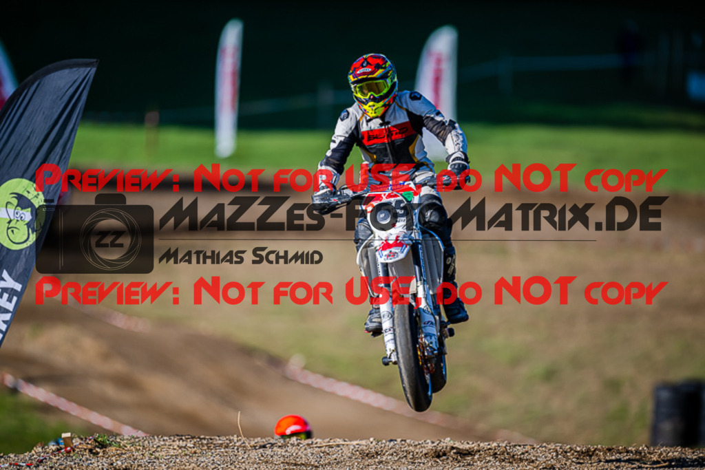 MaZZes_FotoMatrix_220903_8879 | UE40