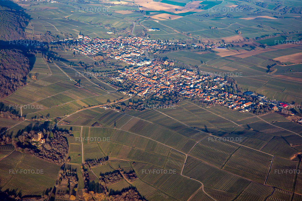 Luftbild: Sonnenberg von Südwesten im Ortsteil Schweigen in Schweigen-Rechtenbach im Bundesland Rheinland-Pfalz in Deutschland. Foto: IMG_135934.jpg vom 13.02.2023 durch Werner Riehm/FLY-FOTO.de