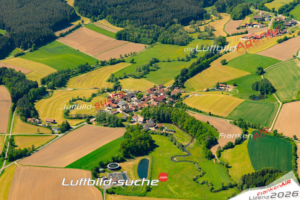 Das Luftbild zeigt : Nottersdorf Niedermurach - Die Luftaufnahme wurde 2024 vom UL-Flugzeug aus erstellt ( keine Drohne ) - Hochauflösende Luftaufnahme - Für grossformatige Ausdrucke geeignet. Die Geschenkidee !Mit Lizenz und Bildrechte bestellbar