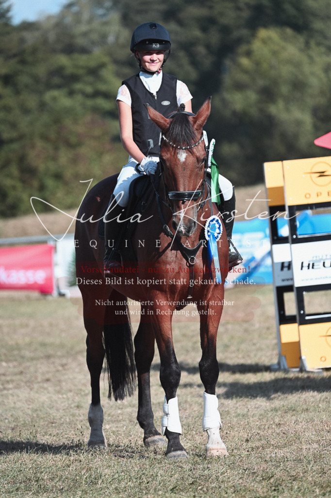 DSC_8889 | Pferde- und Turnierfotografie in Westsachsen. Pferdeportraits, Auftragszeichnungen und intuitive Kunst.