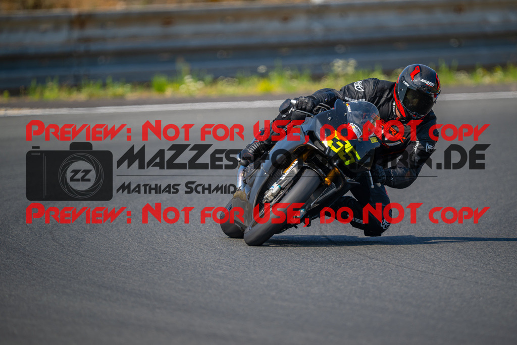 MaZZes-Fotomatrix-20260805-527109 | OPEN