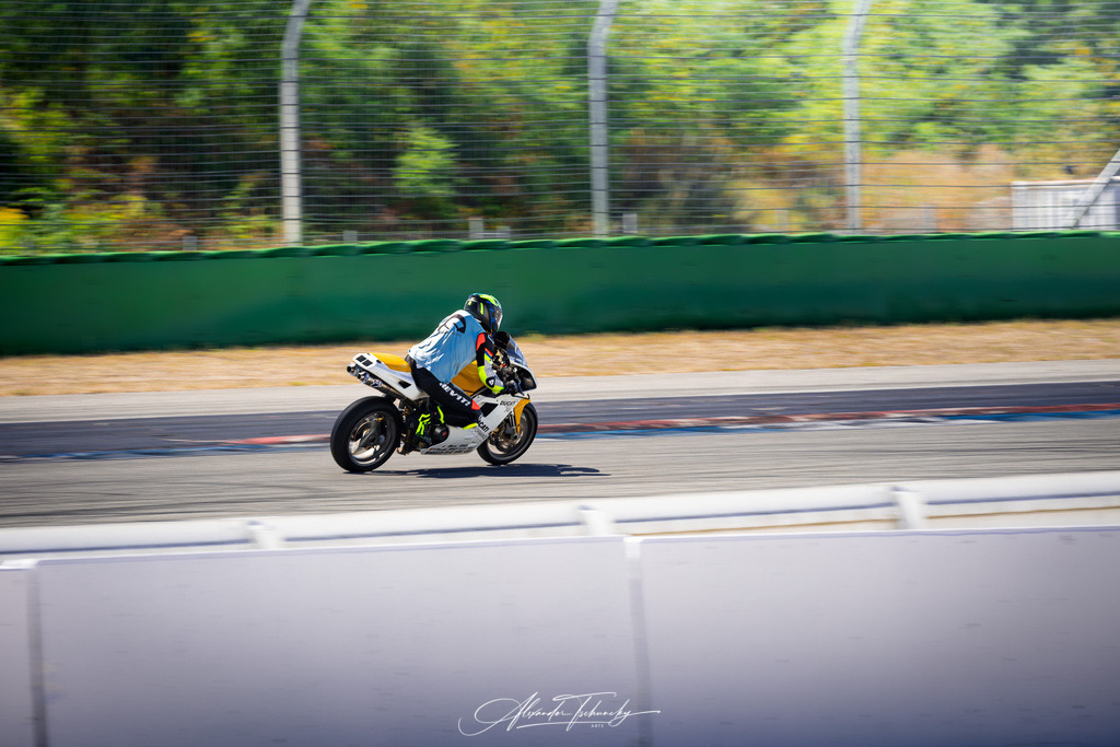 Ducati Trackday Hockenheimring 2026 | Entdecken Sie die faszinierende Welt von Alexander Tschuncky Arts: Kreative Fotografie, atemberaubende Automobilkunst und hochwertiger Bilderdruck. Lassen Sie sich inspirieren! - Realisiert mit Pictrs.com
