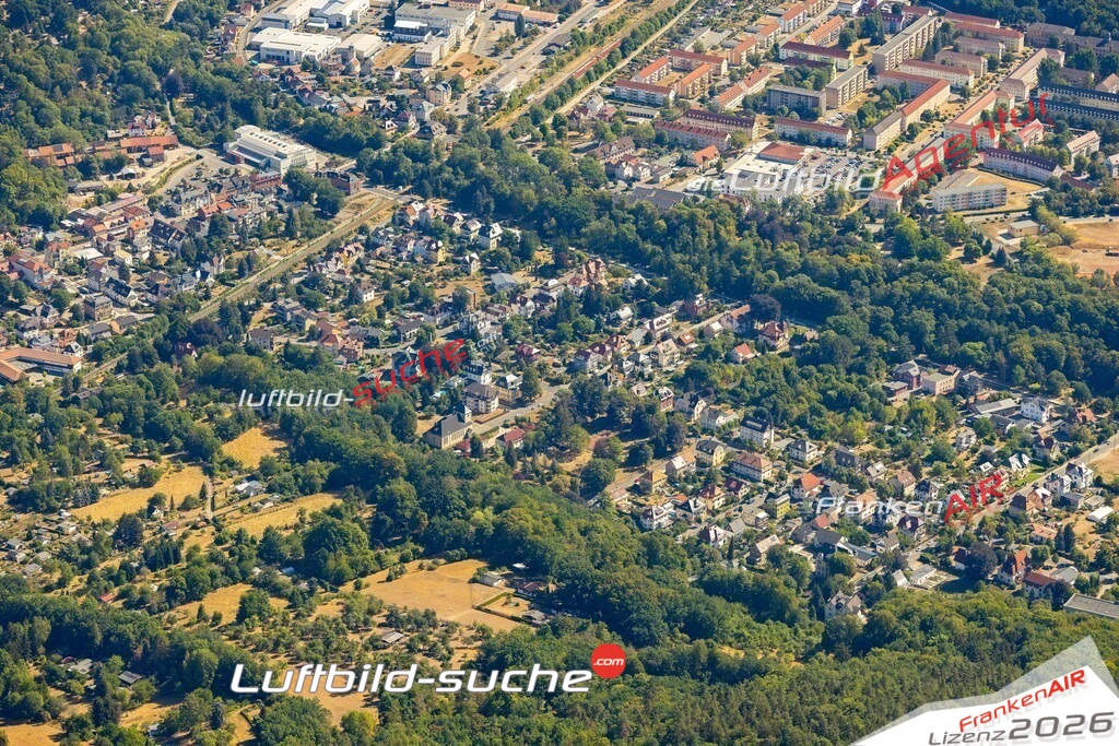 Das Luftbild der Stadt Bad Blankenburg wurde 2022 vom Flugzeug heraus erstellt (keine Drohnen-Aufnahmen) Aufnahmehöhe ca.450 Meter- hohe Bildauflösung und Druck-Qualität. Garantiert!