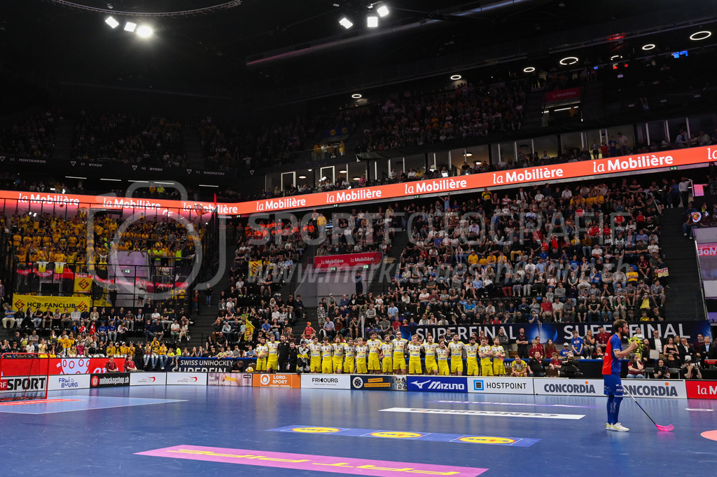 Zug United - HC Rychenberg - 25. April 2026 | Hochspannung beim Penaltyschiessen am L-UPL Superfinal-Spiel zwischen Zug United und HC Rychenberg am 25. April 2026 in der BCF Arena, Fribourg, Schweiz.Bild: Sportfotografie Markus Aeschimann | www.markus-aeschimann.ch - Realisiert mit Pictrs.com
