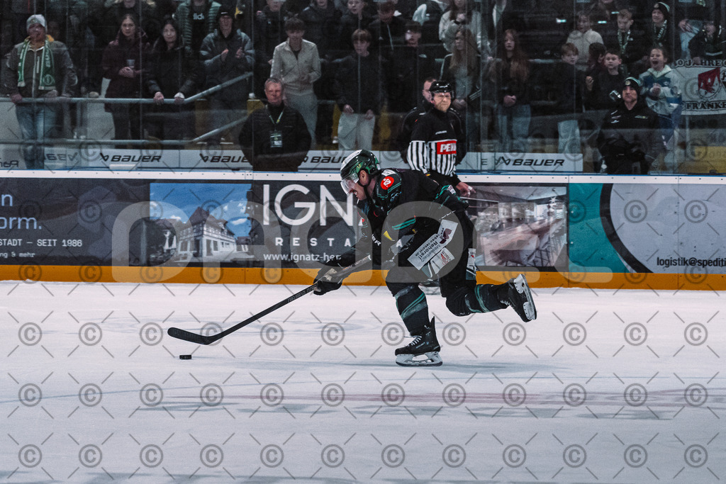 Alligators_vs_Fuessen_01_03_2026_PP-29 | Höchstadt Alligators Fotogalerie: Eishockey-Action aus Franken. Professionelle Spielfotos, Portraits & Stadionbilder zum Download. Jetzt entdecken! - Realisiert mit Pictrs.com